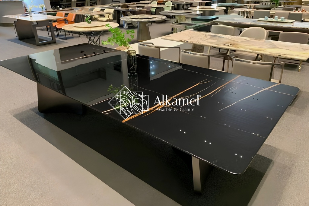 Black Aziza (Marble)